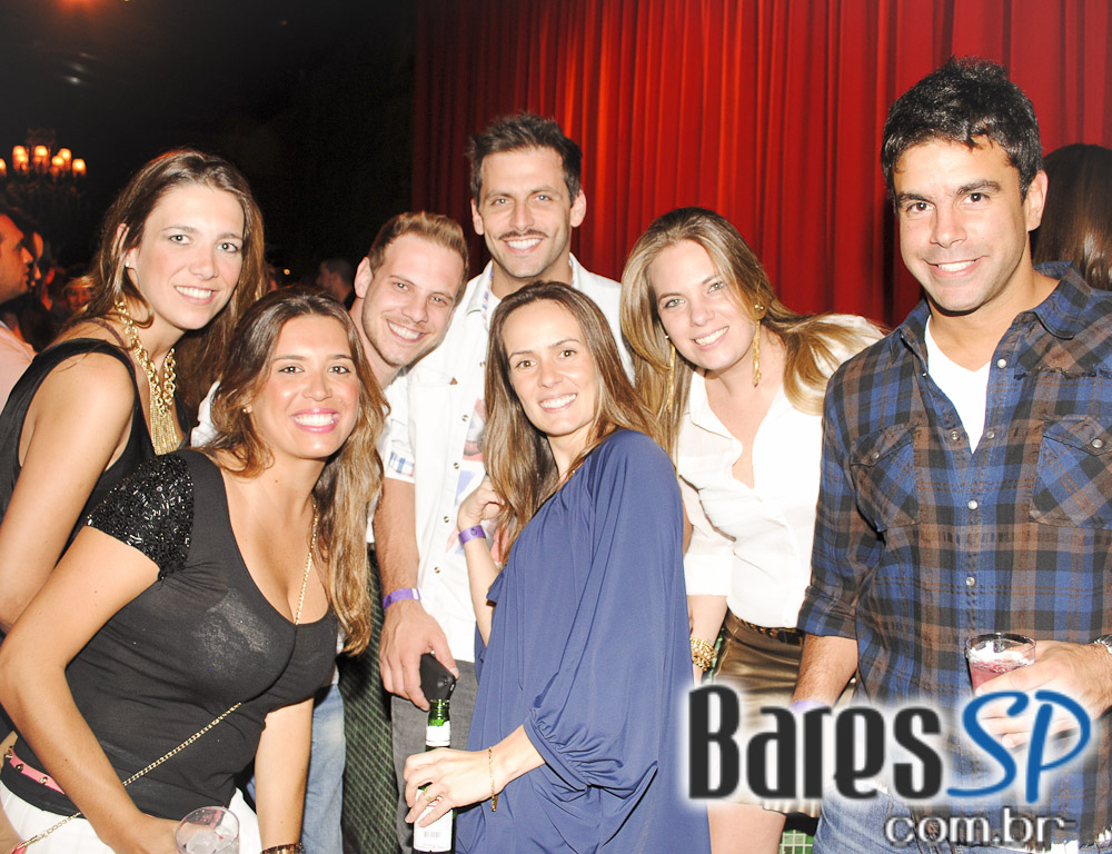 Club A apresentou o show do grupo Inimigos da HP Club A apresentou o show do grupo Inimigos da HP