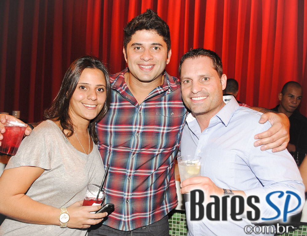 Club A apresentou o show do grupo Inimigos da HP Club A apresentou o show do grupo Inimigos da HP