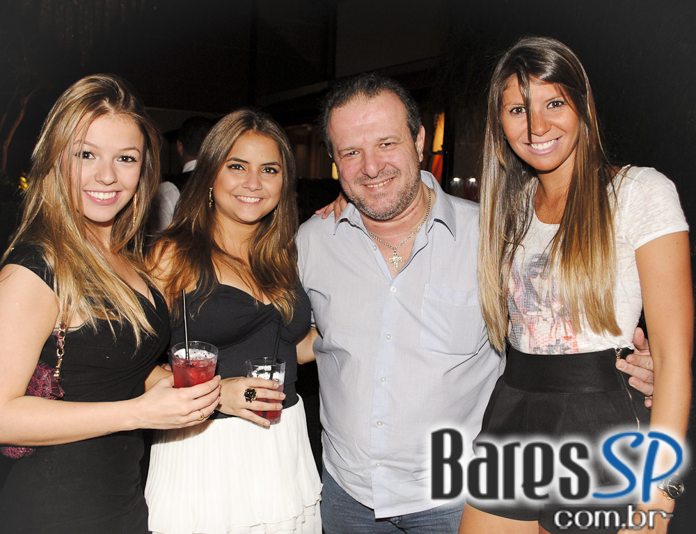 Club A apresentou o show do grupo Inimigos da HP Club A apresentou o show do grupo Inimigos da HP