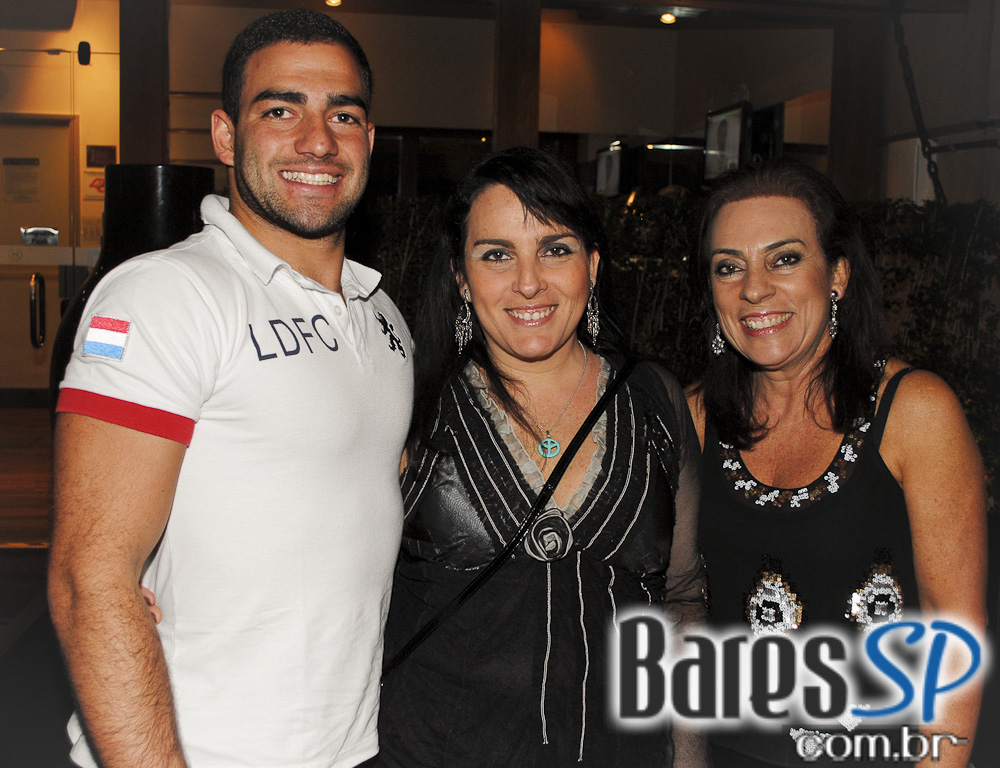 Club A apresentou o show do grupo Inimigos da HP Club A apresentou o show do grupo Inimigos da HP