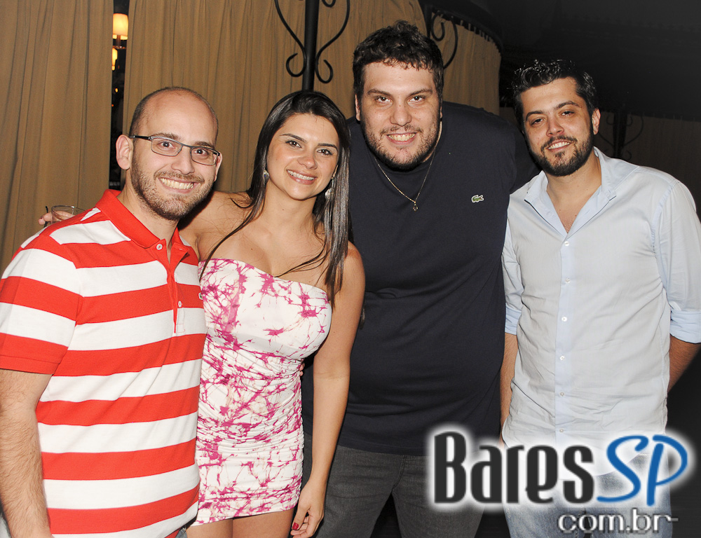 Club A apresentou o show do grupo Inimigos da HP Club A apresentou o show do grupo Inimigos da HP
