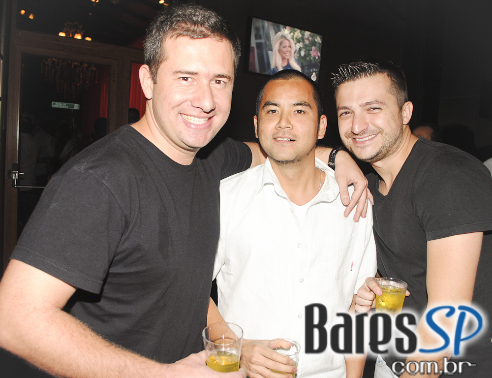 Club A apresentou o show do grupo Inimigos da HP Club A apresentou o show do grupo Inimigos da HP