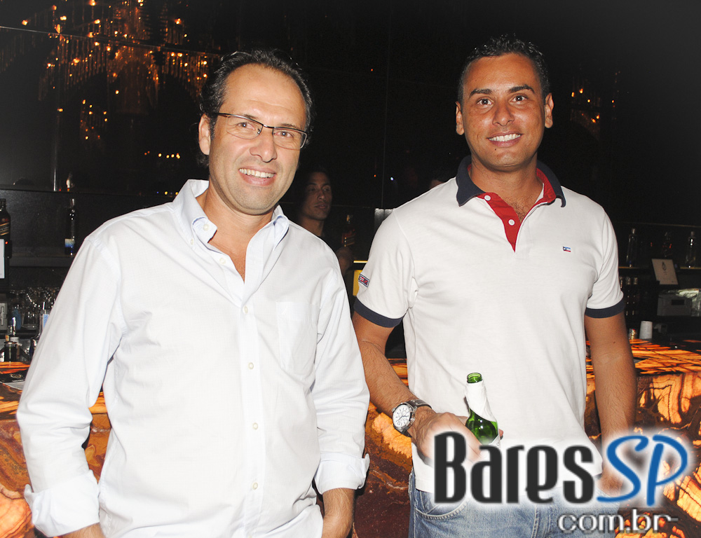 Club A apresentou o show do grupo Inimigos da HP Club A apresentou o show do grupo Inimigos da HP