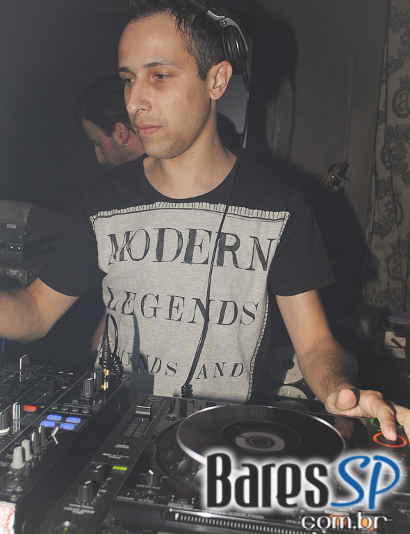 Club A apresentou o show do grupo Inimigos da HP Club A apresentou o show do grupo Inimigos da HP