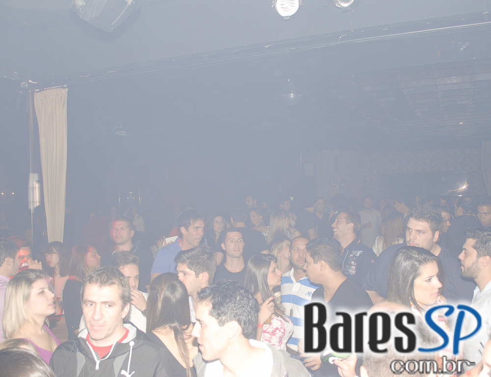 Club A apresentou o show do grupo Inimigos da HP Club A apresentou o show do grupo Inimigos da HP