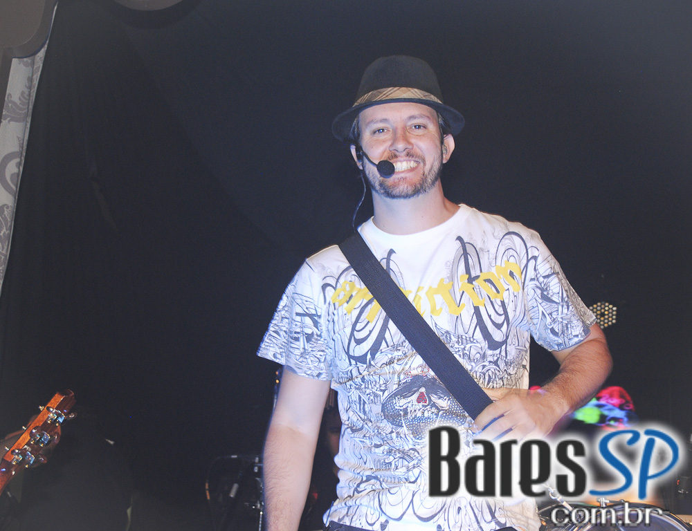 Club A apresentou o show do grupo Inimigos da HP Club A apresentou o show do grupo Inimigos da HP