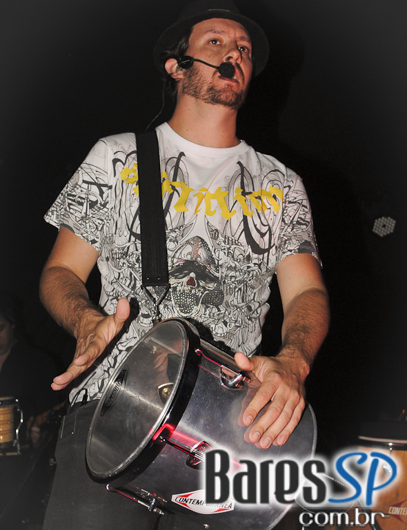 Club A apresentou o show do grupo Inimigos da HP Club A apresentou o show do grupo Inimigos da HP