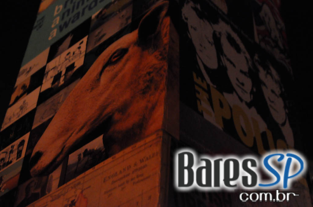 The Queen's Head Pub teve Happy Hour animado na quinta-feira The Queen's Head Pub teve Happy Hour animado na quinta-feira