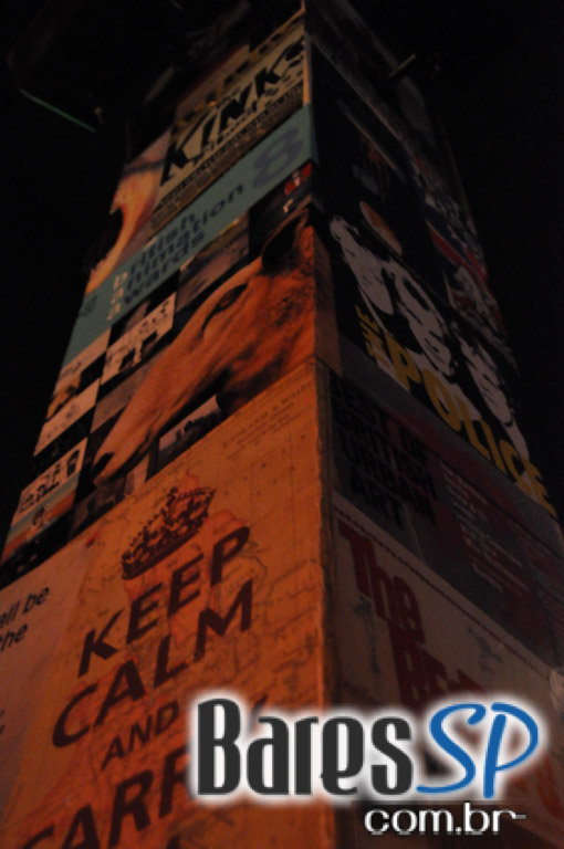 The Queen's Head Pub teve Happy Hour animado na quinta-feira The Queen's Head Pub teve Happy Hour animado na quinta-feira