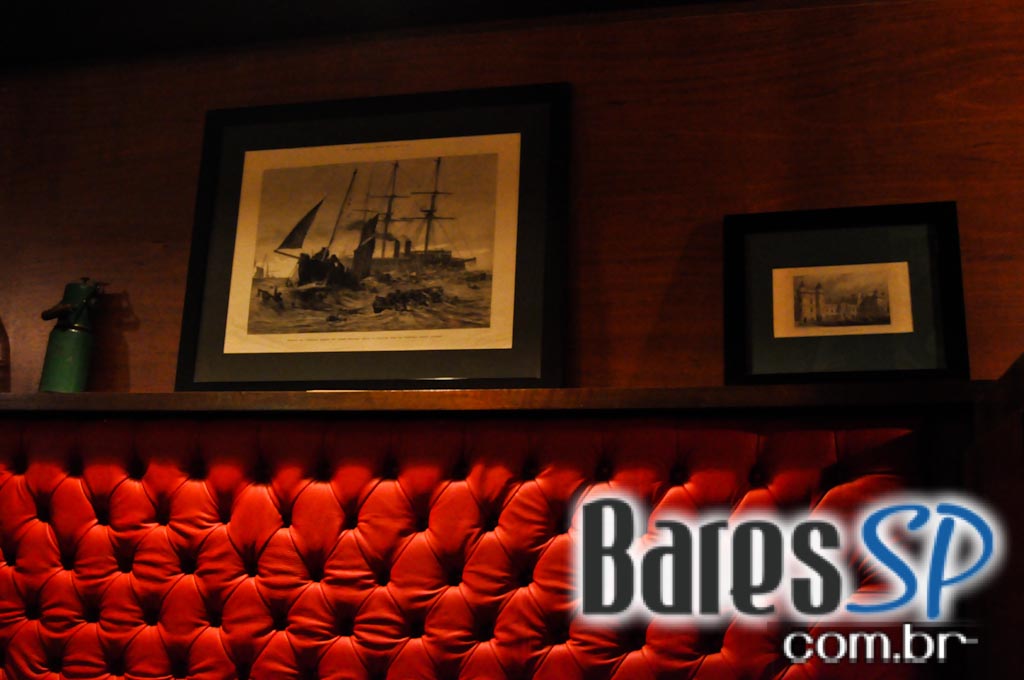 The Queen's Head Pub teve Happy Hour animado na quinta-feira The Queen's Head Pub teve Happy Hour animado na quinta-feira