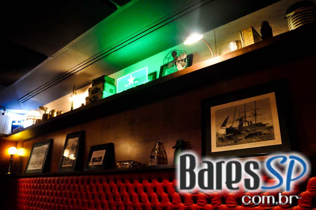 The Queen's Head Pub teve Happy Hour animado na quinta-feira The Queen's Head Pub teve Happy Hour animado na quinta-feira