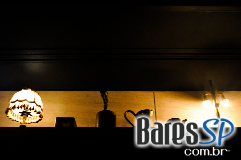 The Queen's Head Pub teve Happy Hour animado na quinta-feira The Queen's Head Pub teve Happy Hour animado na quinta-feira