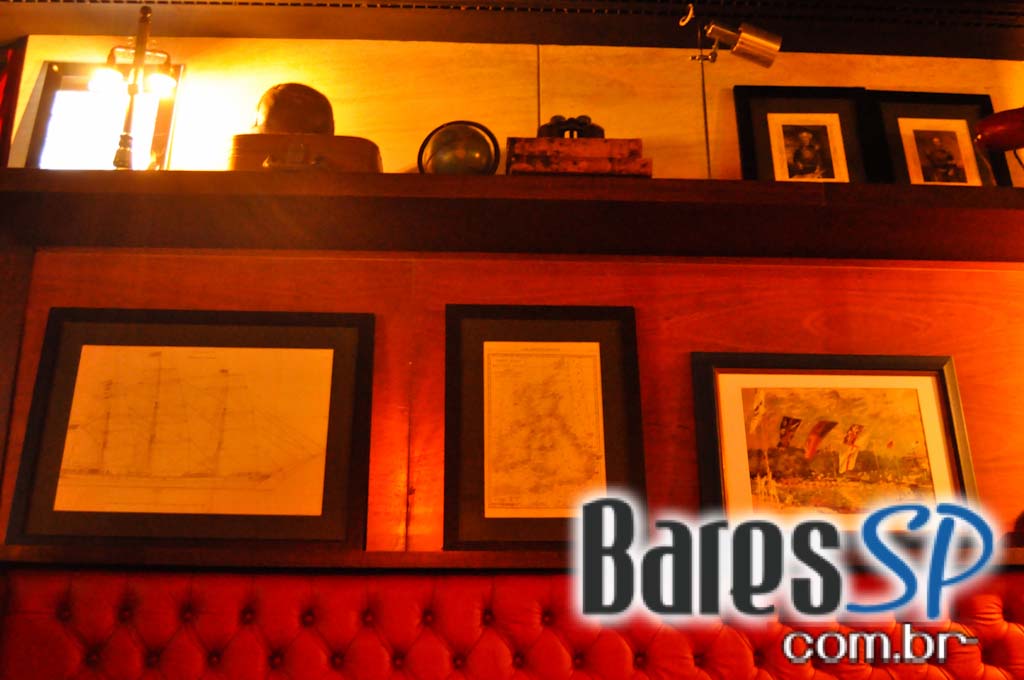 The Queen's Head Pub teve Happy Hour animado na quinta-feira The Queen's Head Pub teve Happy Hour animado na quinta-feira