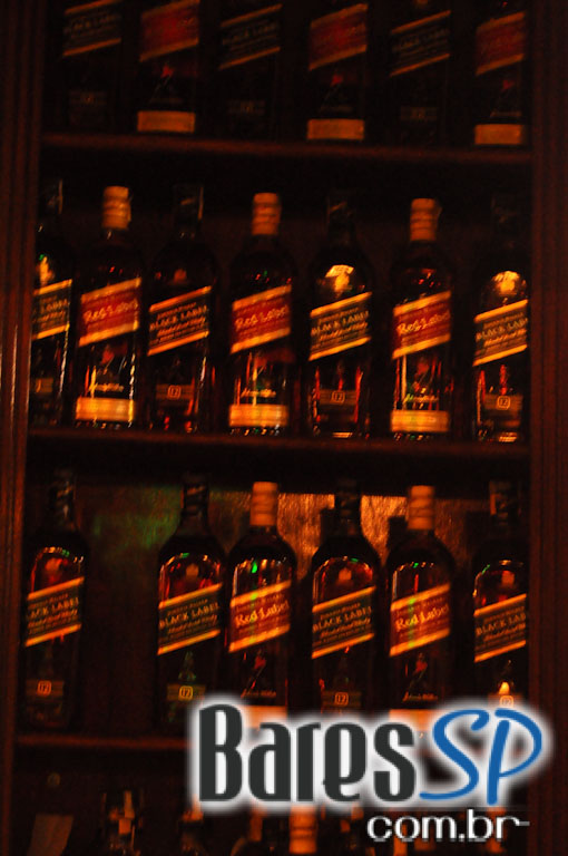 The Queen's Head Pub teve Happy Hour animado na quinta-feira The Queen's Head Pub teve Happy Hour animado na quinta-feira