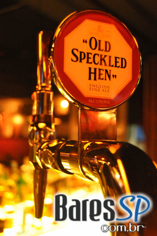 The Queen's Head Pub teve Happy Hour animado na quinta-feira The Queen's Head Pub teve Happy Hour animado na quinta-feira