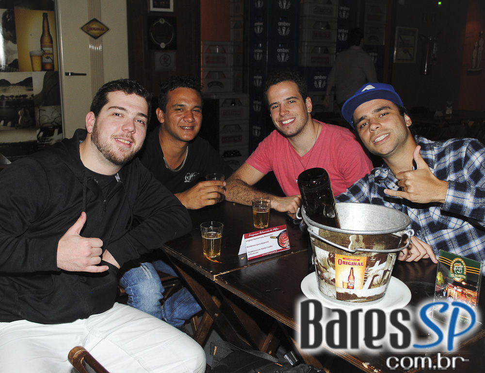 Descontração no hapy hour do Bar Zé Bonito Descontração no hapy hour do Bar Zé Bonito