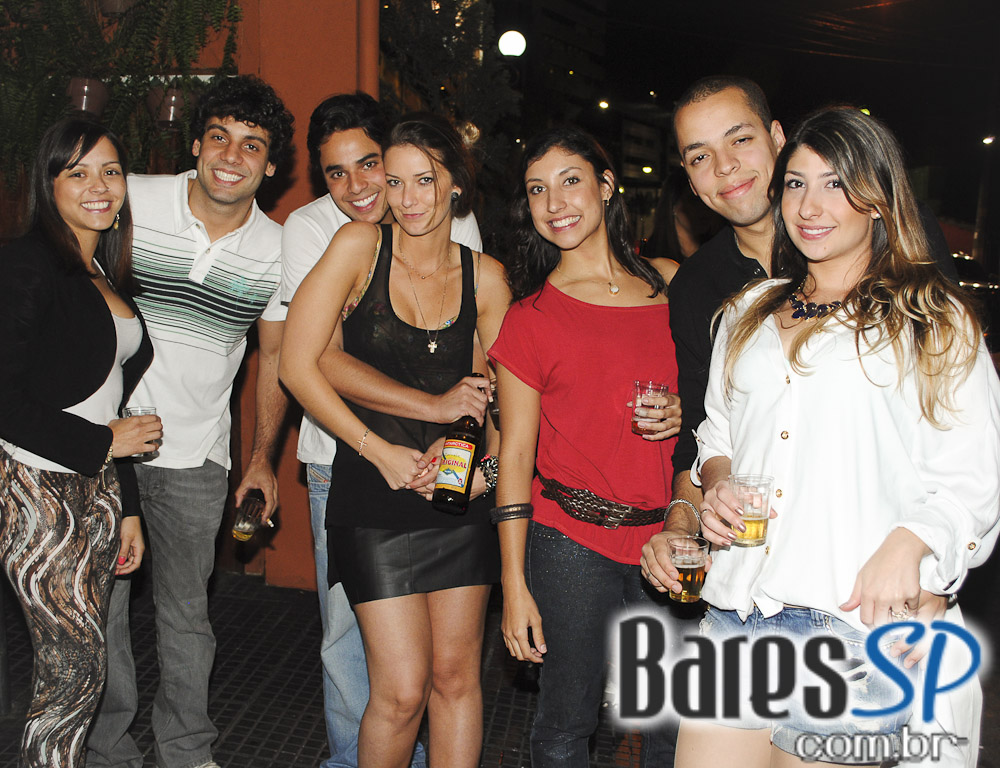 Descontração no hapy hour do Bar Zé Bonito Descontração no hapy hour do Bar Zé Bonito