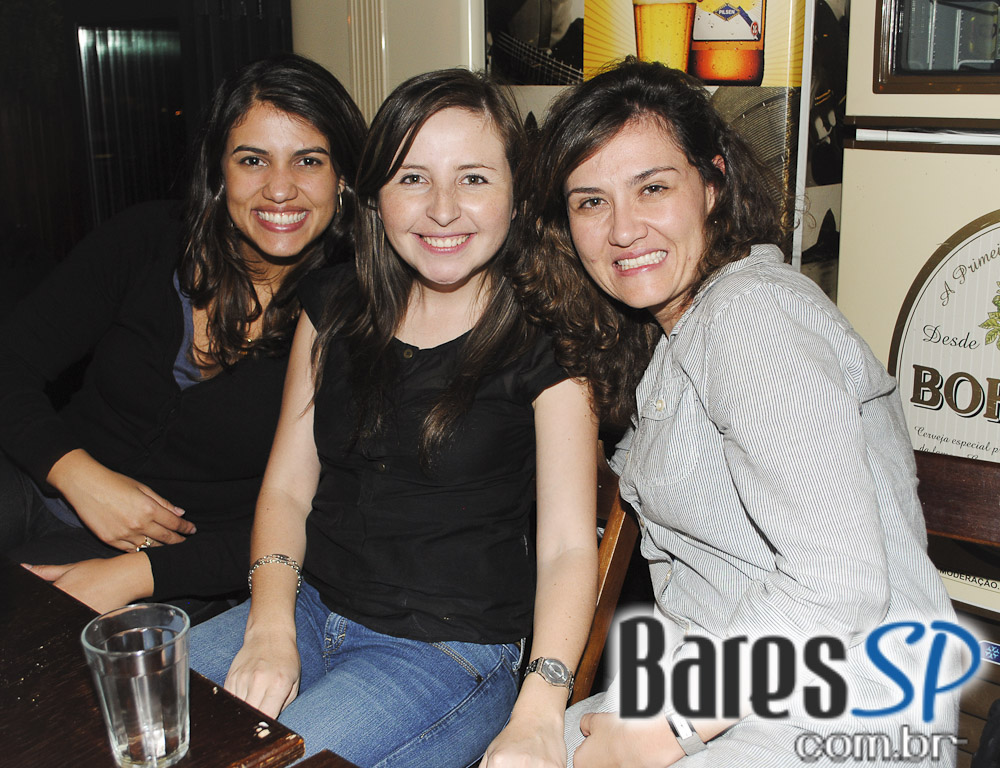 Descontração no hapy hour do Bar Zé Bonito Descontração no hapy hour do Bar Zé Bonito