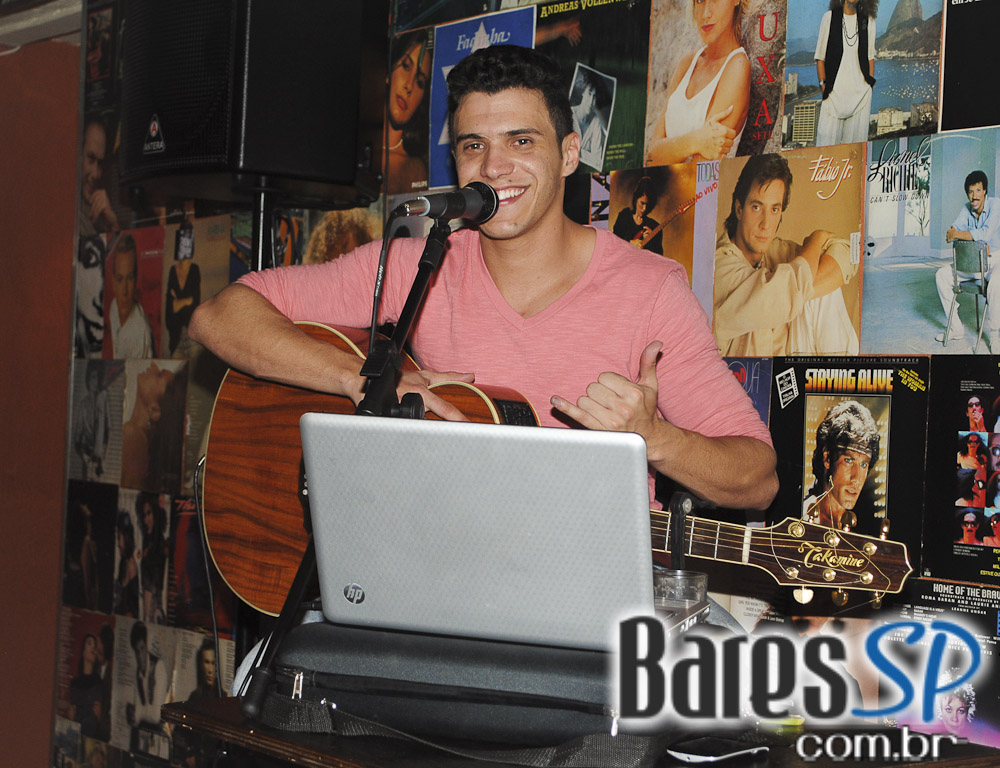 Descontração no hapy hour do Bar Zé Bonito Descontração no hapy hour do Bar Zé Bonito