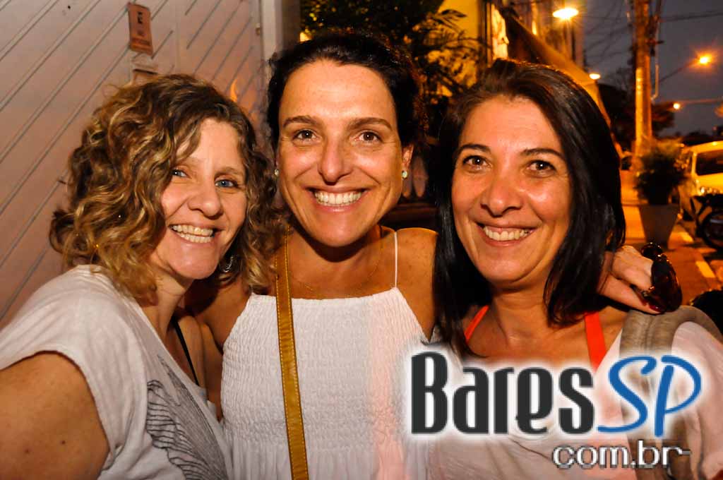 Feijoada e pop rock no sábado do Bar do Santa Feijoada e pop rock no sábado do Bar do Santa