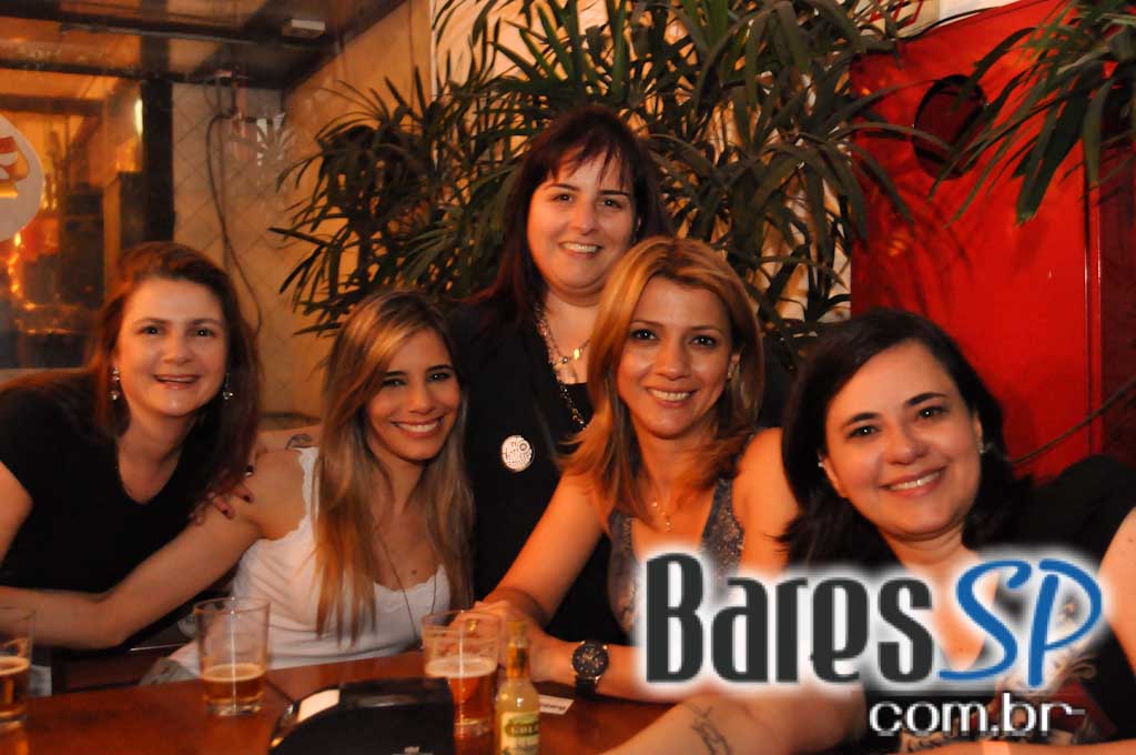 Feijoada e pop rock no sábado do Bar do Santa Feijoada e pop rock no sábado do Bar do Santa