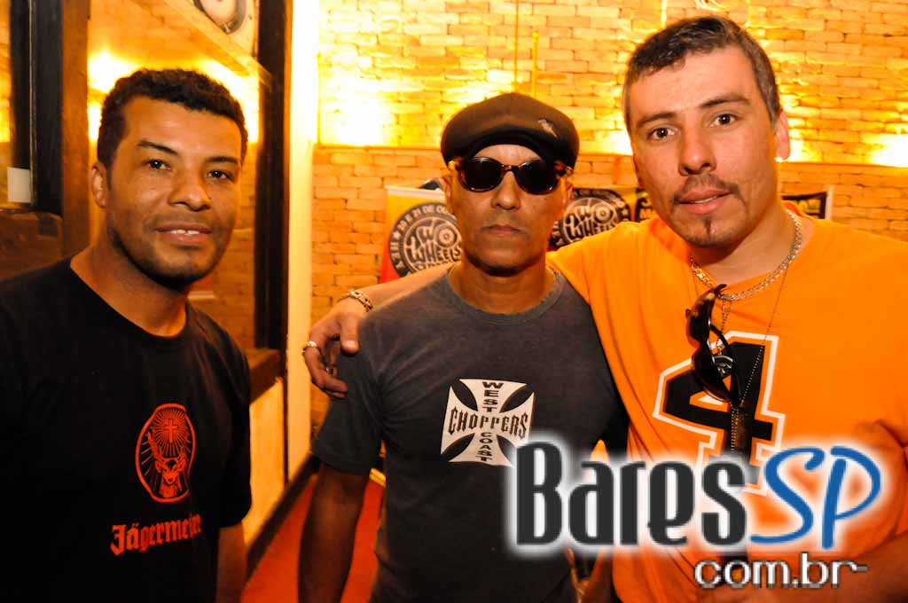 Feijoada e pop rock no sábado do Bar do Santa Feijoada e pop rock no sábado do Bar do Santa