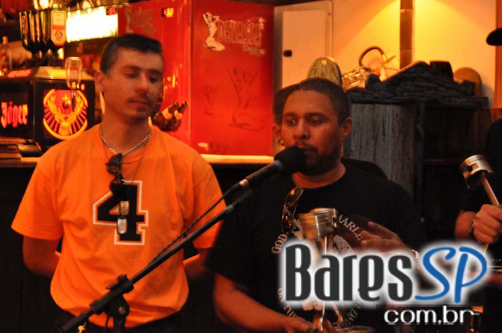 Feijoada e pop rock no sábado do Bar do Santa Feijoada e pop rock no sábado do Bar do Santa