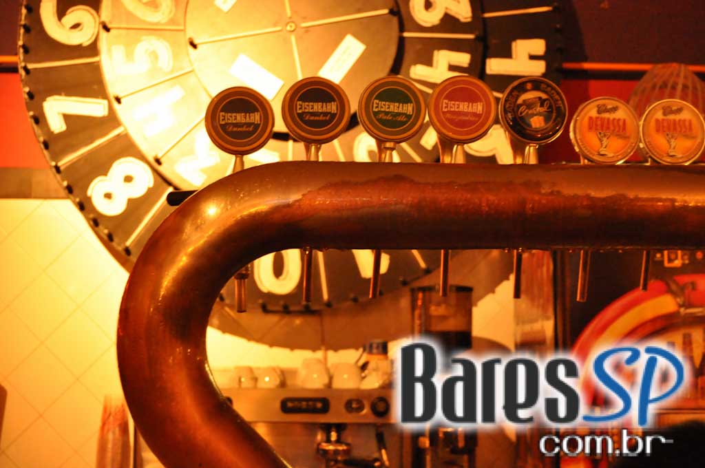 Feijoada e pop rock no sábado do Bar do Santa Feijoada e pop rock no sábado do Bar do Santa