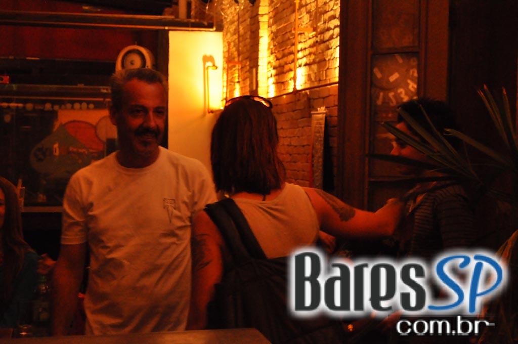 Feijoada e pop rock no sábado do Bar do Santa Feijoada e pop rock no sábado do Bar do Santa