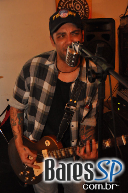 Feijoada e pop rock no sábado do Bar do Santa Feijoada e pop rock no sábado do Bar do Santa