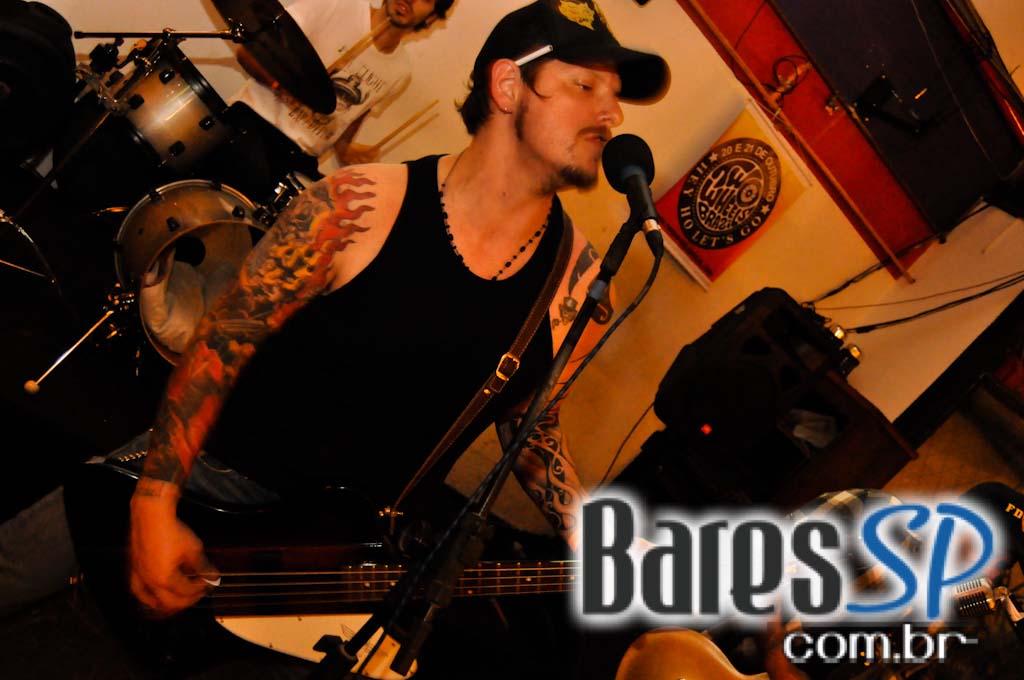 Feijoada e pop rock no sábado do Bar do Santa Feijoada e pop rock no sábado do Bar do Santa