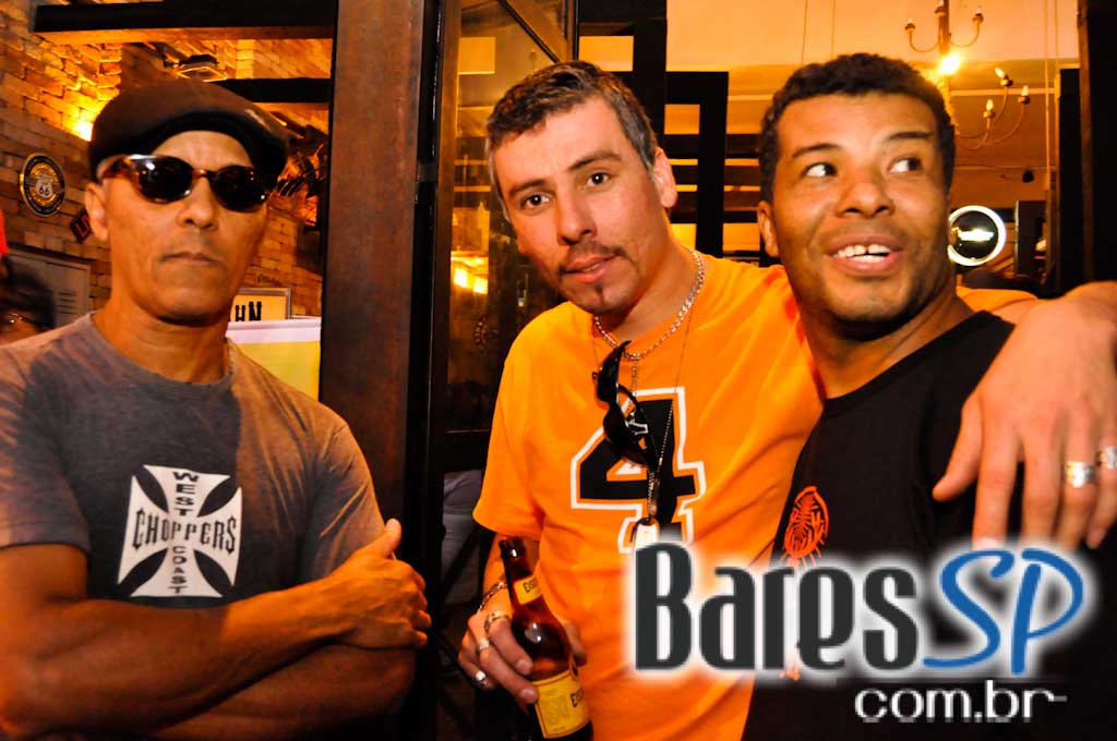 Feijoada e pop rock no sábado do Bar do Santa Feijoada e pop rock no sábado do Bar do Santa