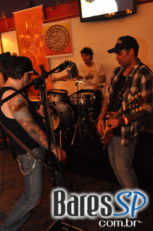 Feijoada e pop rock no sábado do Bar do Santa Feijoada e pop rock no sábado do Bar do Santa