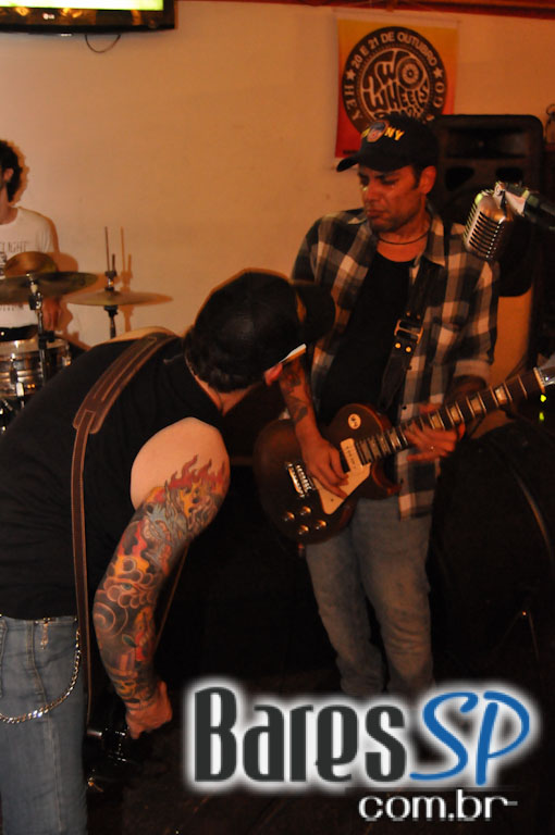 Feijoada e pop rock no sábado do Bar do Santa Feijoada e pop rock no sábado do Bar do Santa