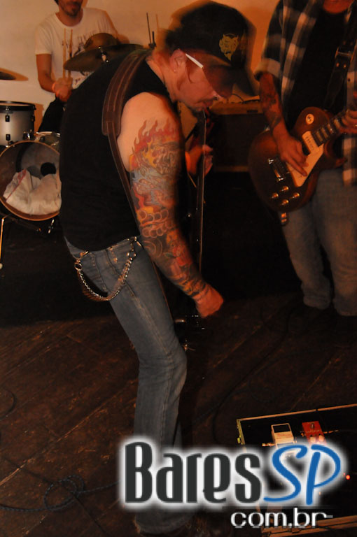 Feijoada e pop rock no sábado do Bar do Santa Feijoada e pop rock no sábado do Bar do Santa