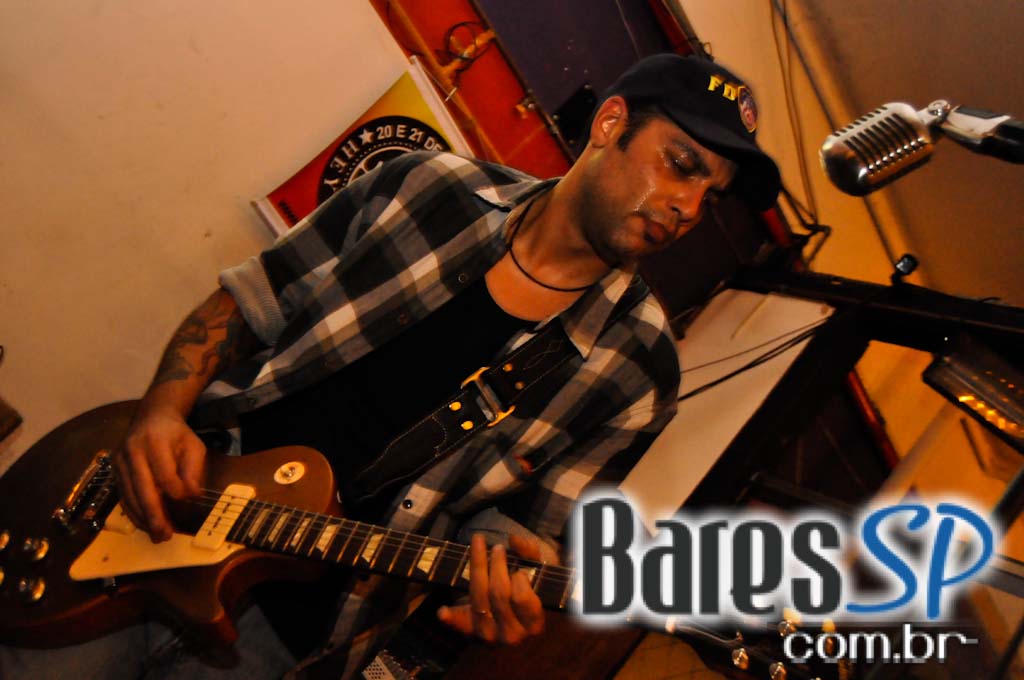 Feijoada e pop rock no sábado do Bar do Santa Feijoada e pop rock no sábado do Bar do Santa