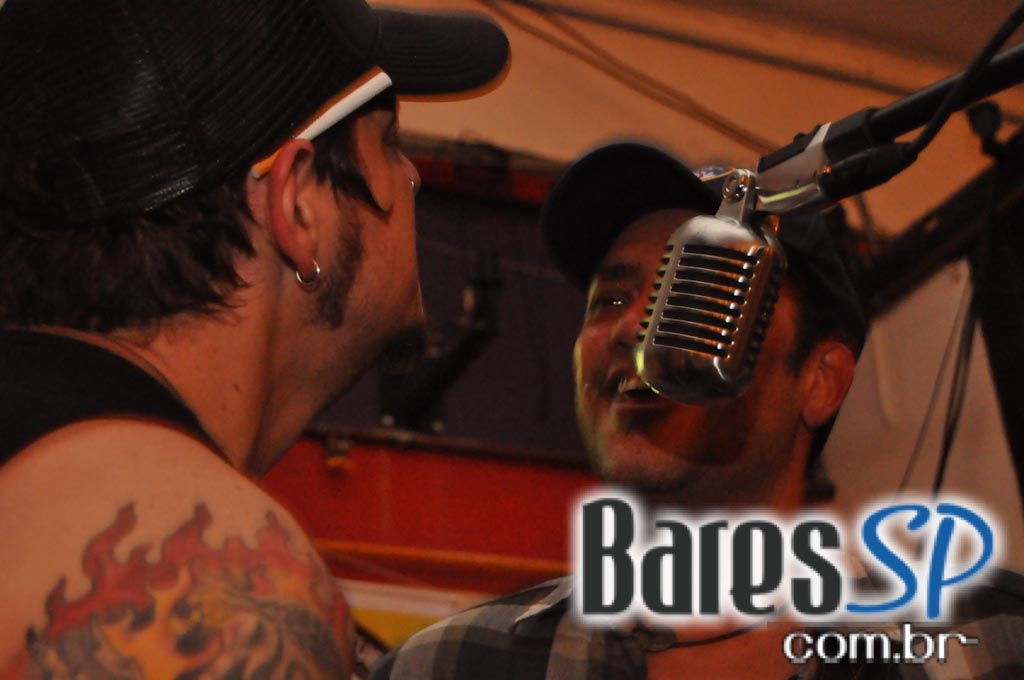 Feijoada e pop rock no sábado do Bar do Santa Feijoada e pop rock no sábado do Bar do Santa