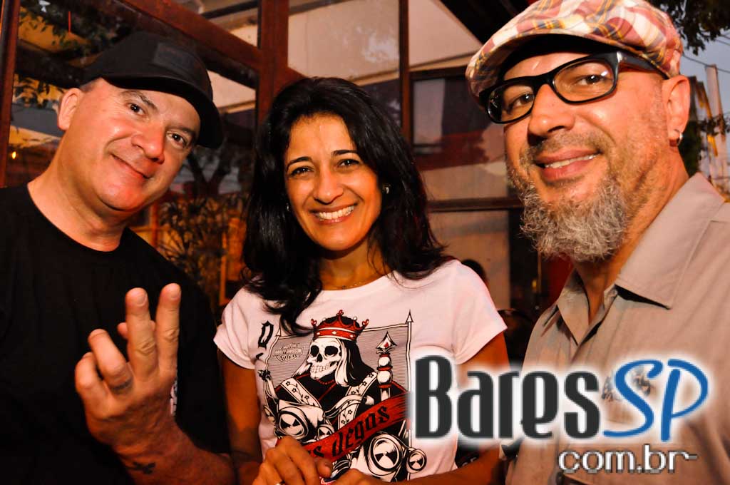 Feijoada e pop rock no sábado do Bar do Santa Feijoada e pop rock no sábado do Bar do Santa