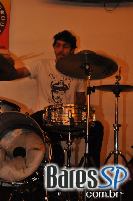 Feijoada e pop rock no sábado do Bar do Santa Feijoada e pop rock no sábado do Bar do Santa