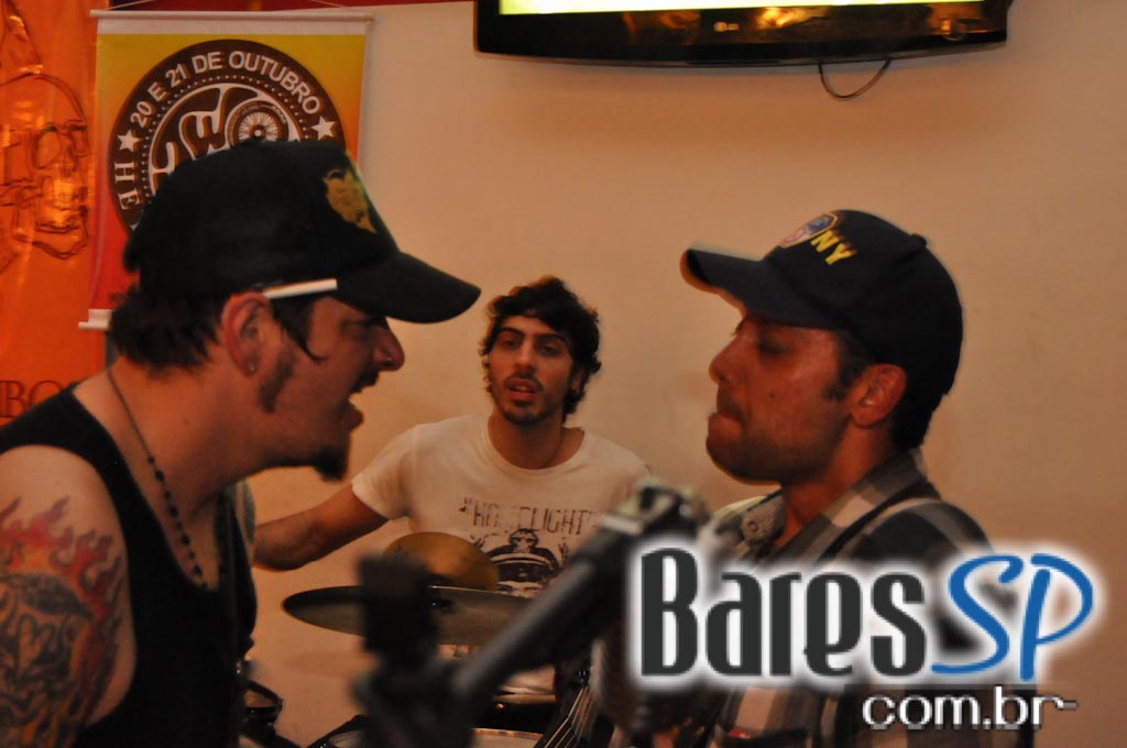 Feijoada e pop rock no sábado do Bar do Santa Feijoada e pop rock no sábado do Bar do Santa