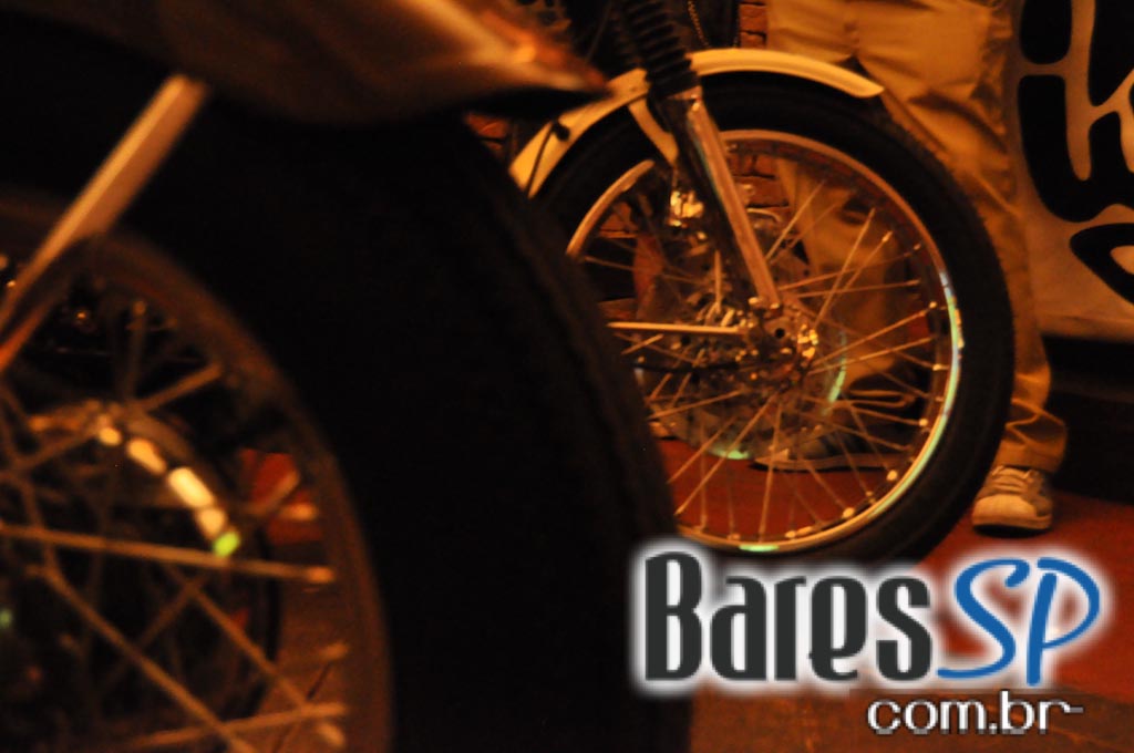 Feijoada e pop rock no sábado do Bar do Santa Feijoada e pop rock no sábado do Bar do Santa