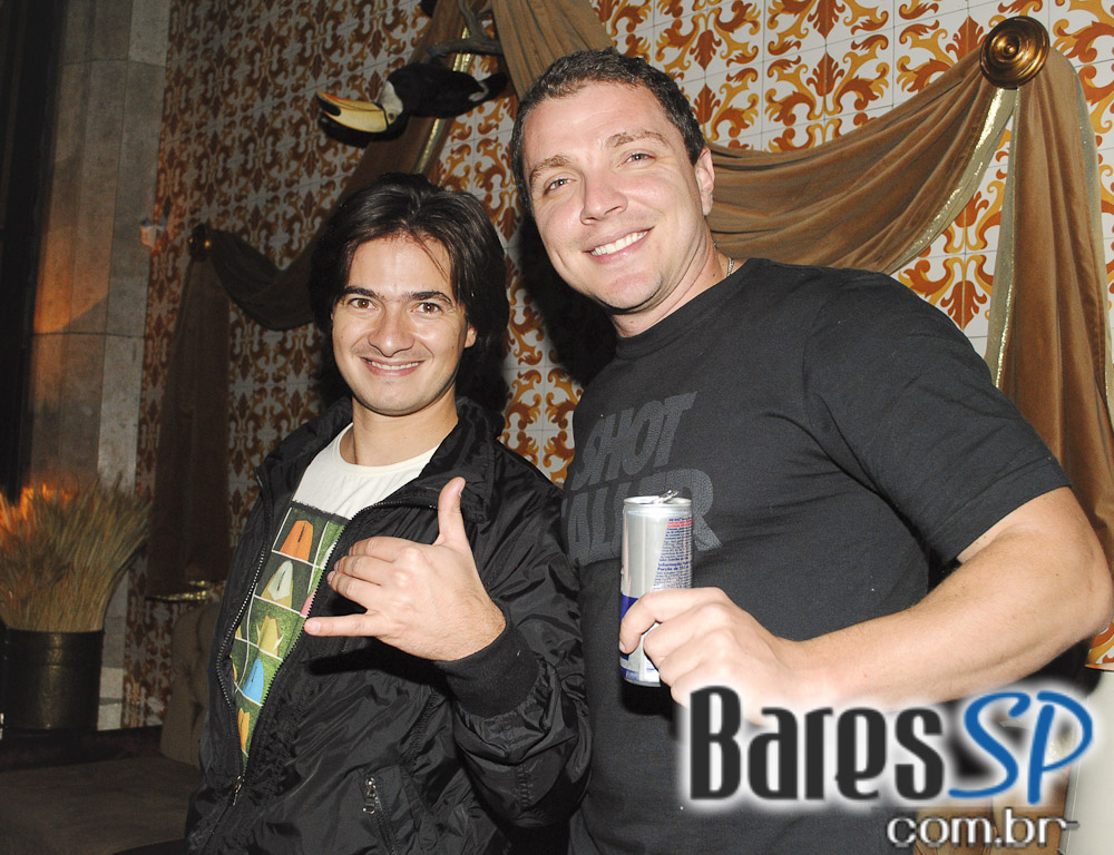 Aconteceu na quinta-feira a Noite Groovelicious no Lions Nightclub Aconteceu na quinta-feira a Noite Groovelicious no Lions Nightclub