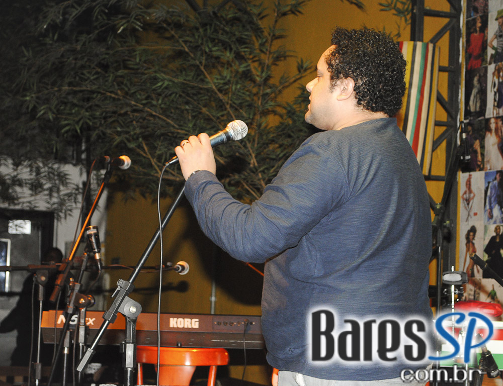 Diquinta levou diversão ao público com Stand-up Comedy Diquinta levou diversão ao público com Stand-up Comedy