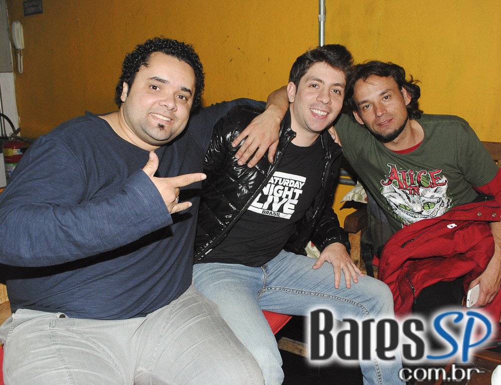 Diquinta levou diversão ao público com Stand-up Comedy Diquinta levou diversão ao público com Stand-up Comedy