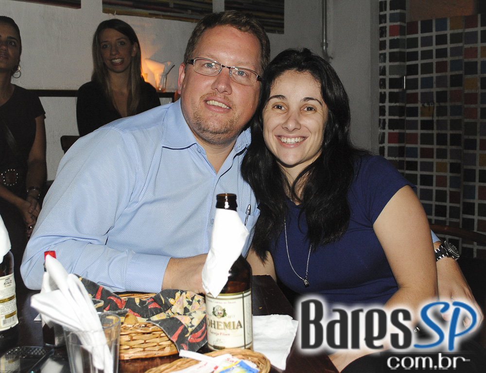 Diquinta levou diversão ao público com Stand-up Comedy Diquinta levou diversão ao público com Stand-up Comedy