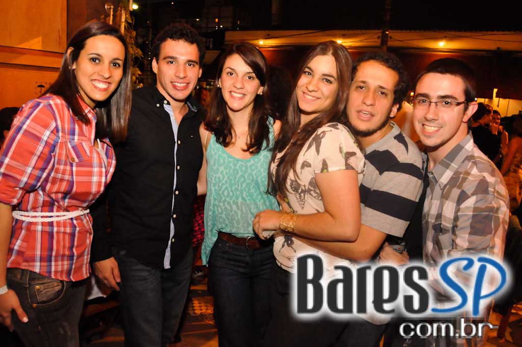 Clima de descontrãção no sábado do Armazém Piola Clima de descontrãção no sábado do Armazém Piola