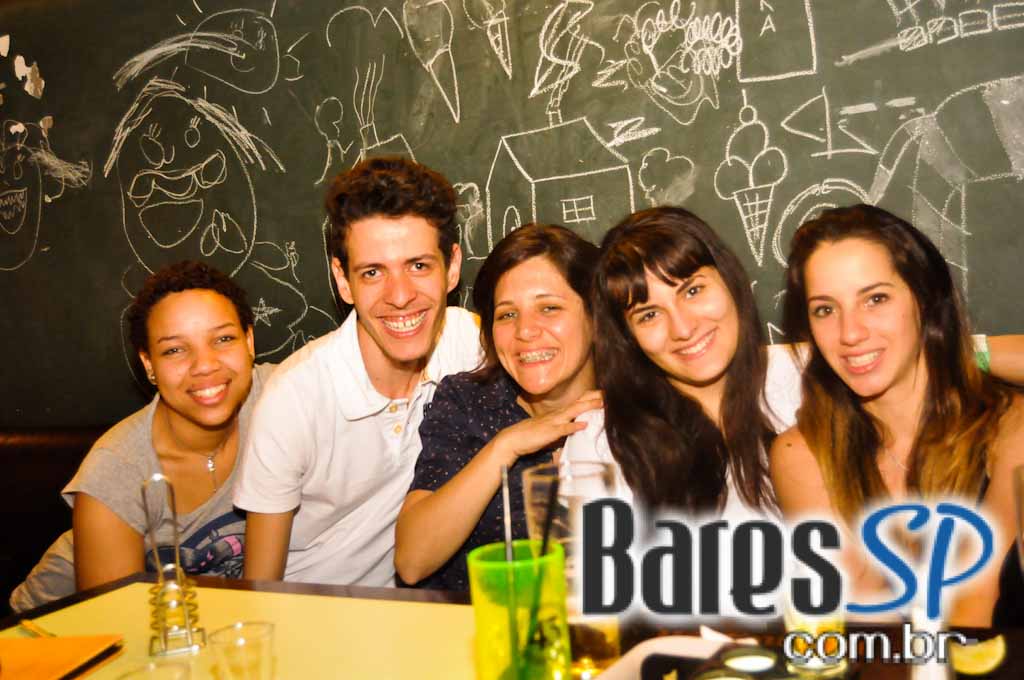 Clima de descontrãção no sábado do Armazém Piola Clima de descontrãção no sábado do Armazém Piola