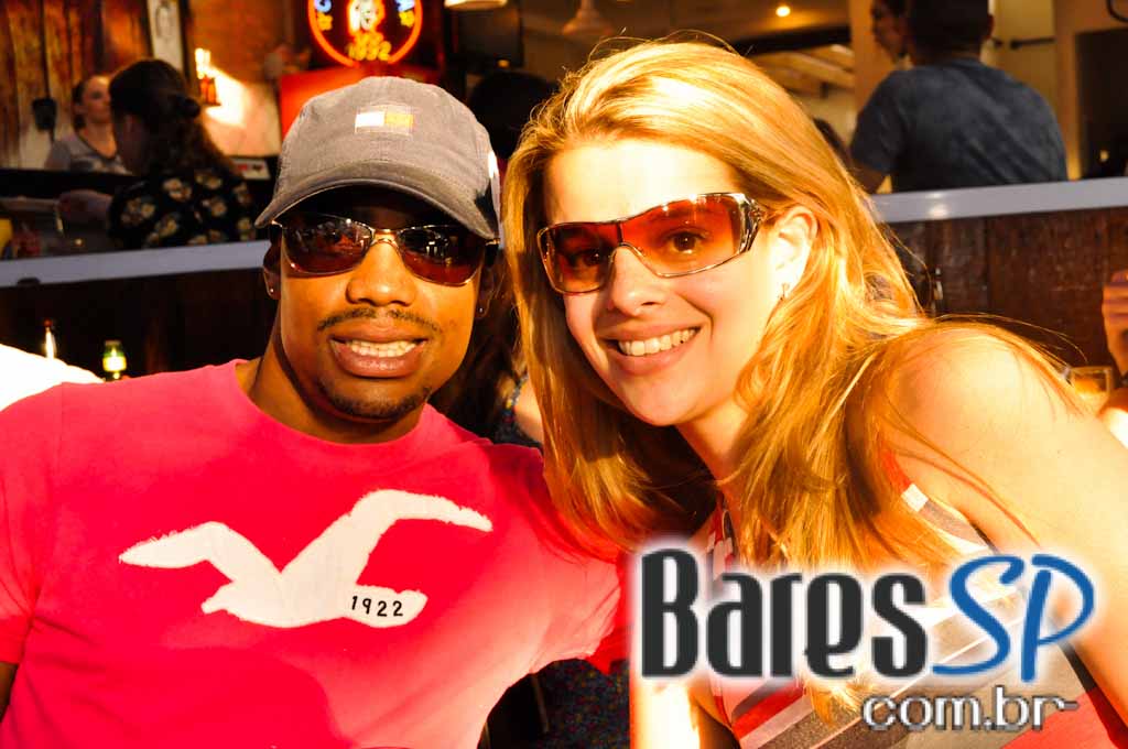 Cervejaria do Luiz Fernandes ofereceu acepipes e salgados da Dona Idalina no domingo Cervejaria do Luiz Fernandes ofereceu acepipes e salgados da Dona Idalina no domingo