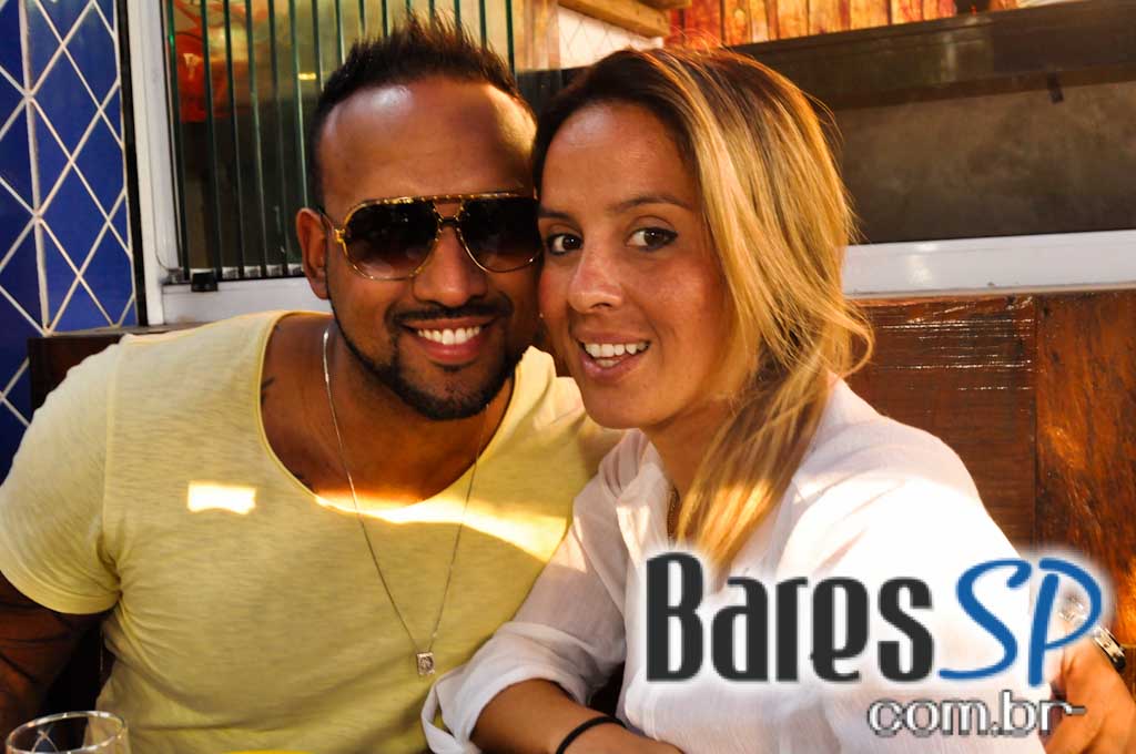 Cervejaria do Luiz Fernandes ofereceu acepipes e salgados da Dona Idalina no domingo Cervejaria do Luiz Fernandes ofereceu acepipes e salgados da Dona Idalina no domingo