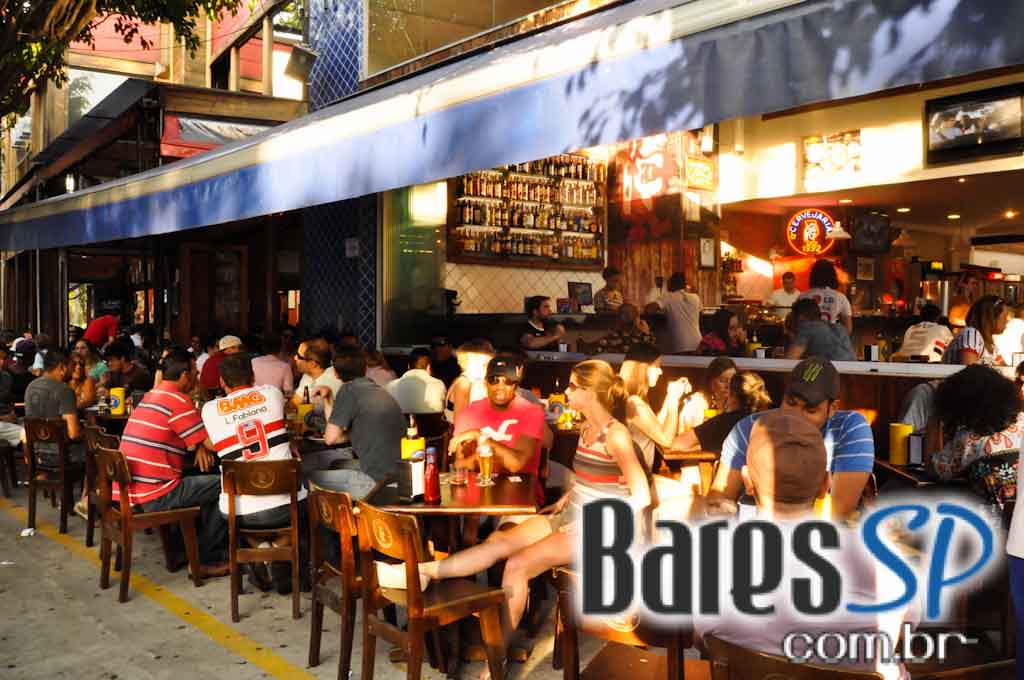 Cervejaria do Luiz Fernandes ofereceu acepipes e salgados da Dona Idalina no domingo Cervejaria do Luiz Fernandes ofereceu acepipes e salgados da Dona Idalina no domingo